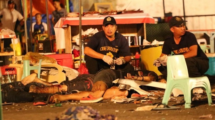 Philippines president declares `state of lawlessness` after bomb attack 